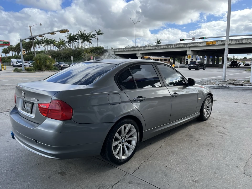 2011 BMW E90 3 Series Sedan - Image 3 of 6