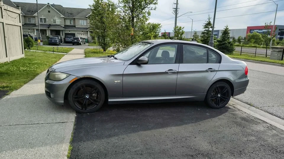 2011 BMW E90 3 Series Sedan - Image 2 of 3