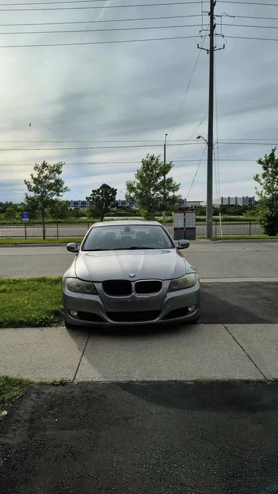 2011 BMW E90 3 Series Sedan - Image 3 of 3
