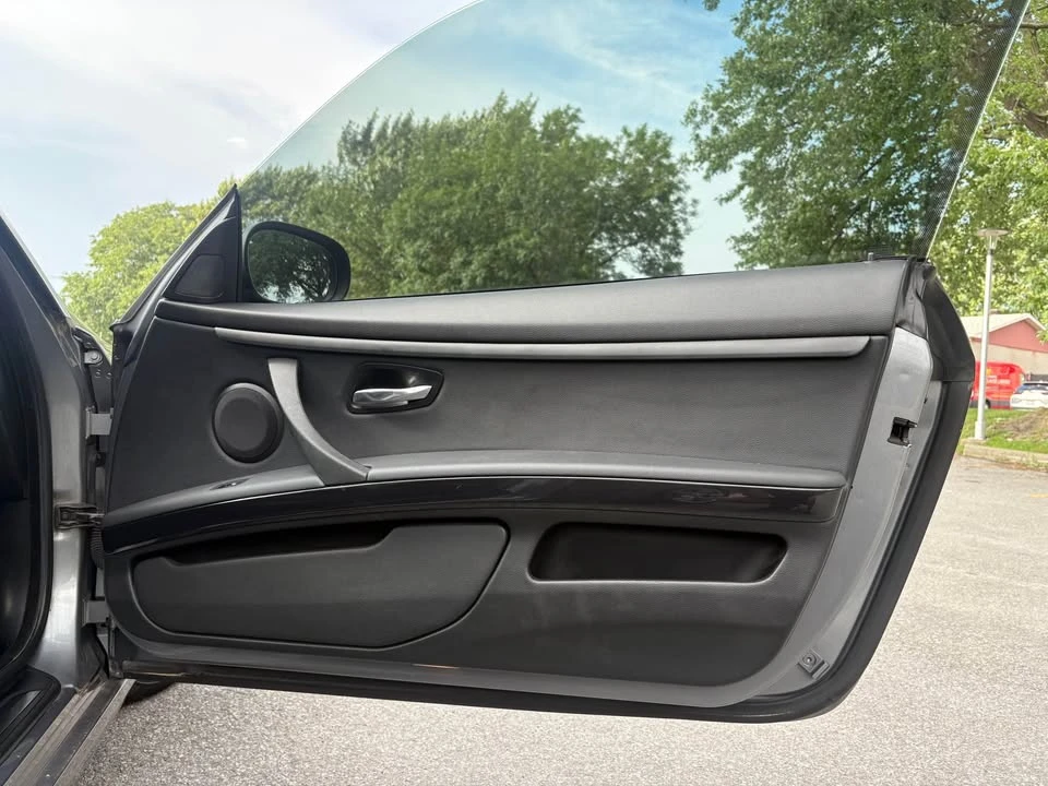 2011 BMW E90 3 Series Sedan - Image 10 of 13