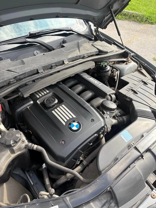 2011 BMW E90 3 Series Sedan - Image 11 of 13