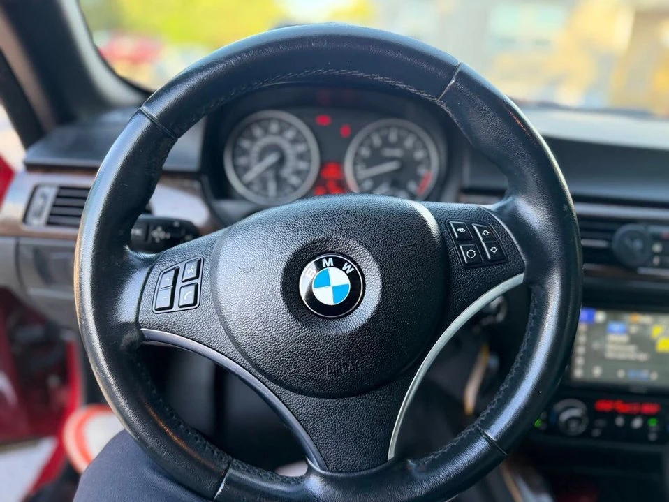 2011 BMW E90 3 Series Sedan - Image 14 of 20