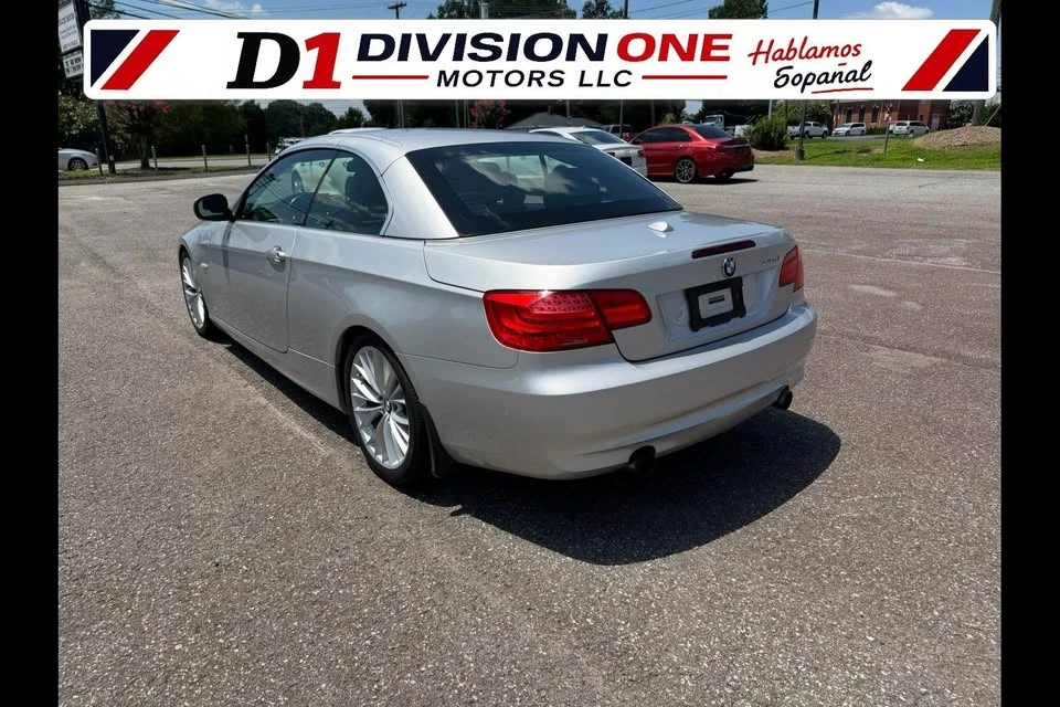 2011 BMW E90 3 Series Sedan - Image 7 of 16