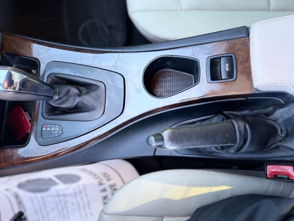 2011 BMW E90 3 Series Sedan - Image 15 of 20