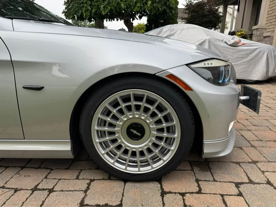 2011 BMW E90 3 Series Sedan - Image 9 of 17