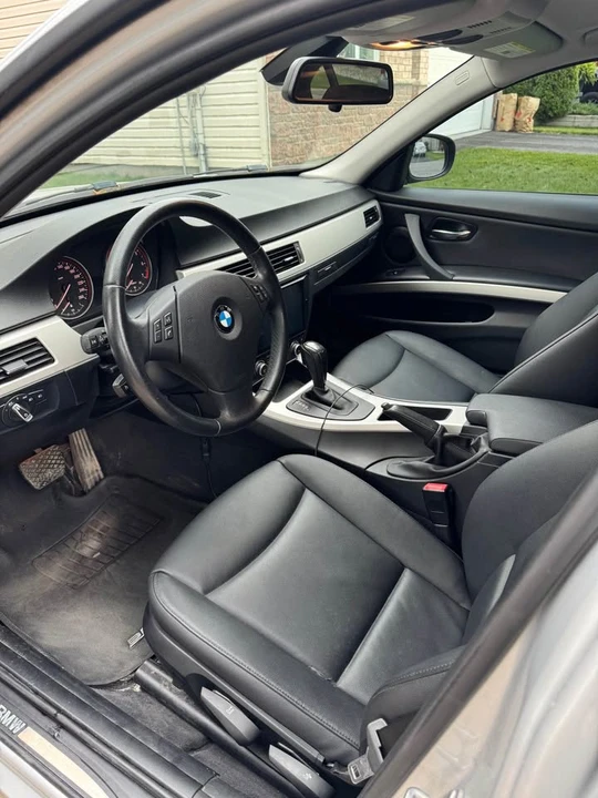 2011 BMW E90 3 Series Sedan - Image 10 of 17