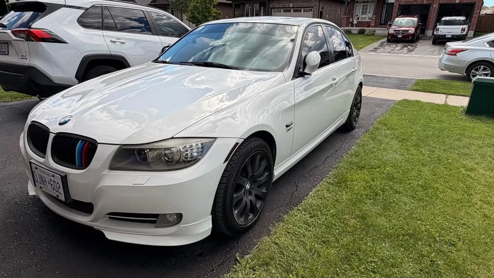 2011 BMW E90 3 Series Sedan - Image 4 of 13