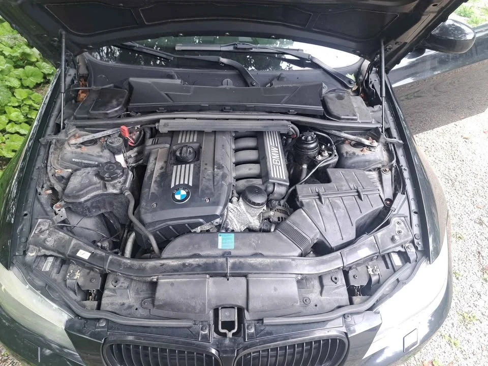 2011 BMW E90 3 Series Sedan - Image 16 of 17