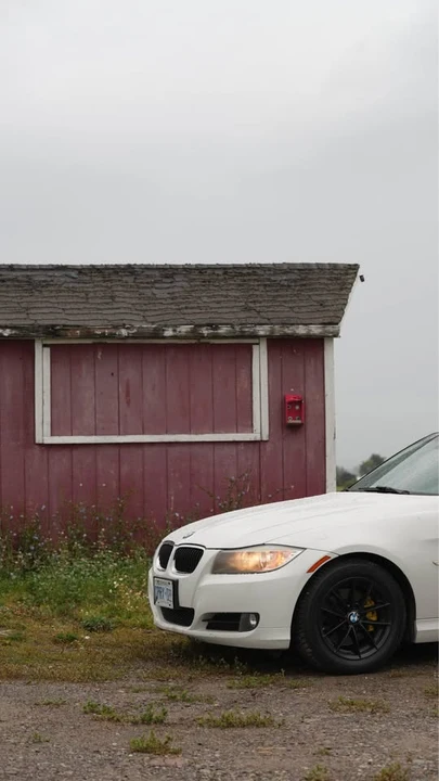 2011 BMW E90 3 Series Sedan - Image 4 of 6