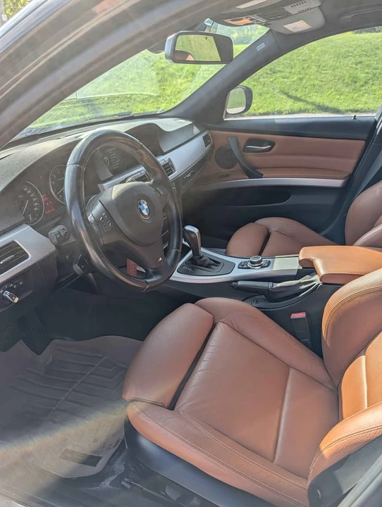 2011 BMW E90 3 Series Sedan - Image 6 of 12