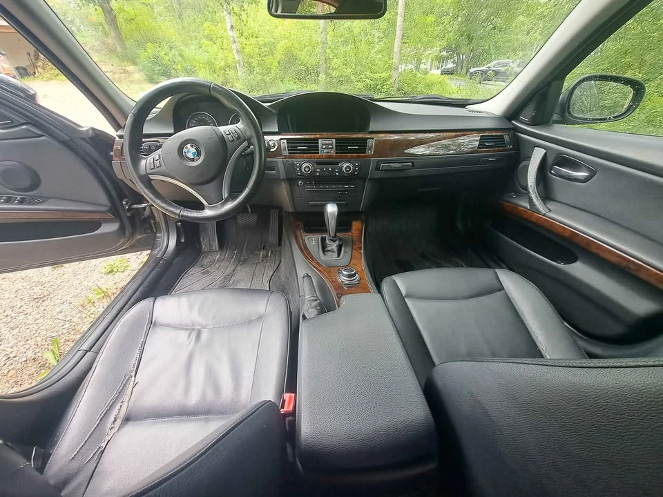 2011 BMW E90 3 Series Sedan - Image 10 of 17
