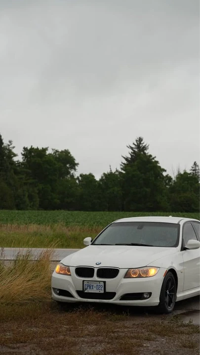 2011 BMW E90 3 Series Sedan - Image 5 of 6