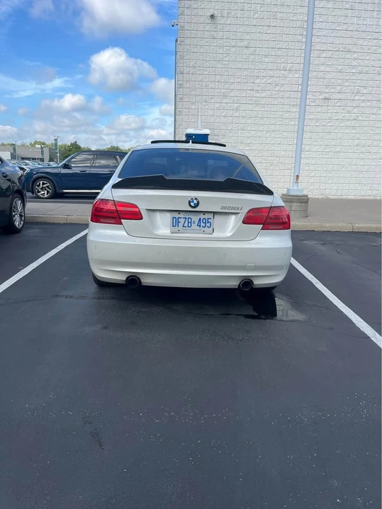 2011 BMW E90 3 Series Sedan - Image 4 of 5