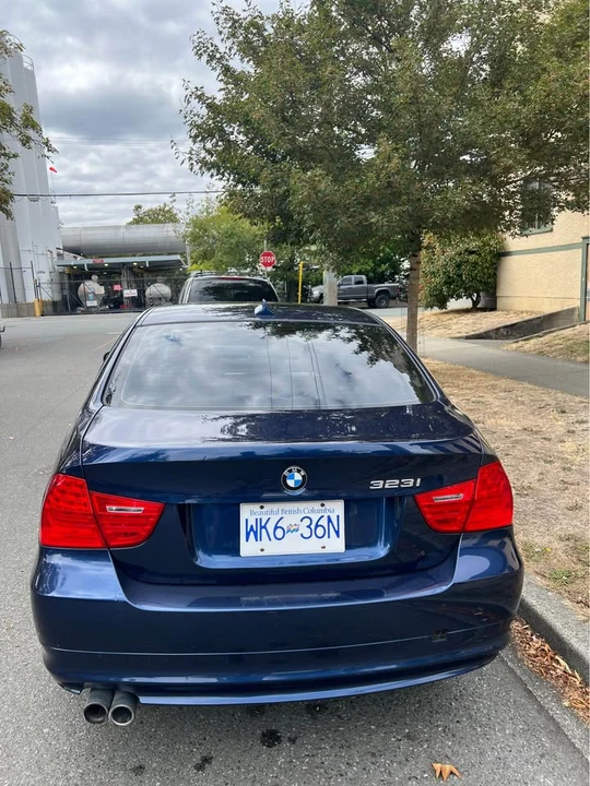 2011 BMW E90 3 Series Sedan - Image 4 of 10