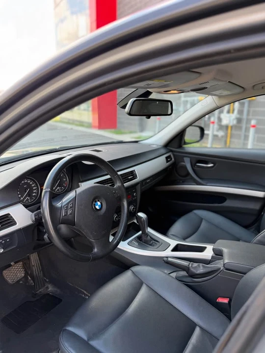2011 BMW E90 3 Series Sedan - Image 11 of 13