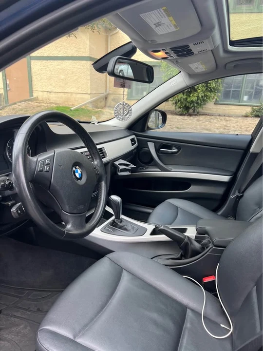 2011 BMW E90 3 Series Sedan - Image 6 of 10