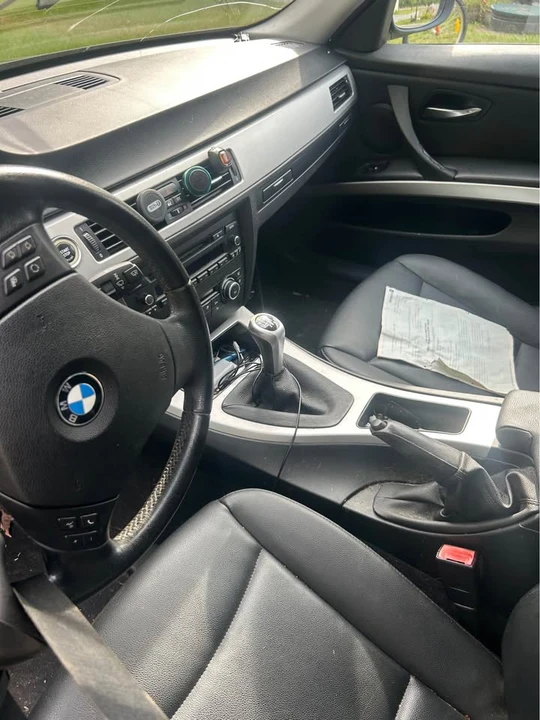 2011 BMW E90 3 Series Sedan - Image 4 of 8