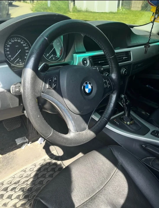 2011 BMW E90 3 Series Sedan - Image 6 of 9