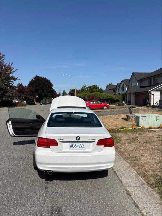 2011 BMW E90 3 Series Sedan - Image 4 of 10