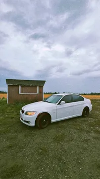 2011 BMW 3 Series 323i