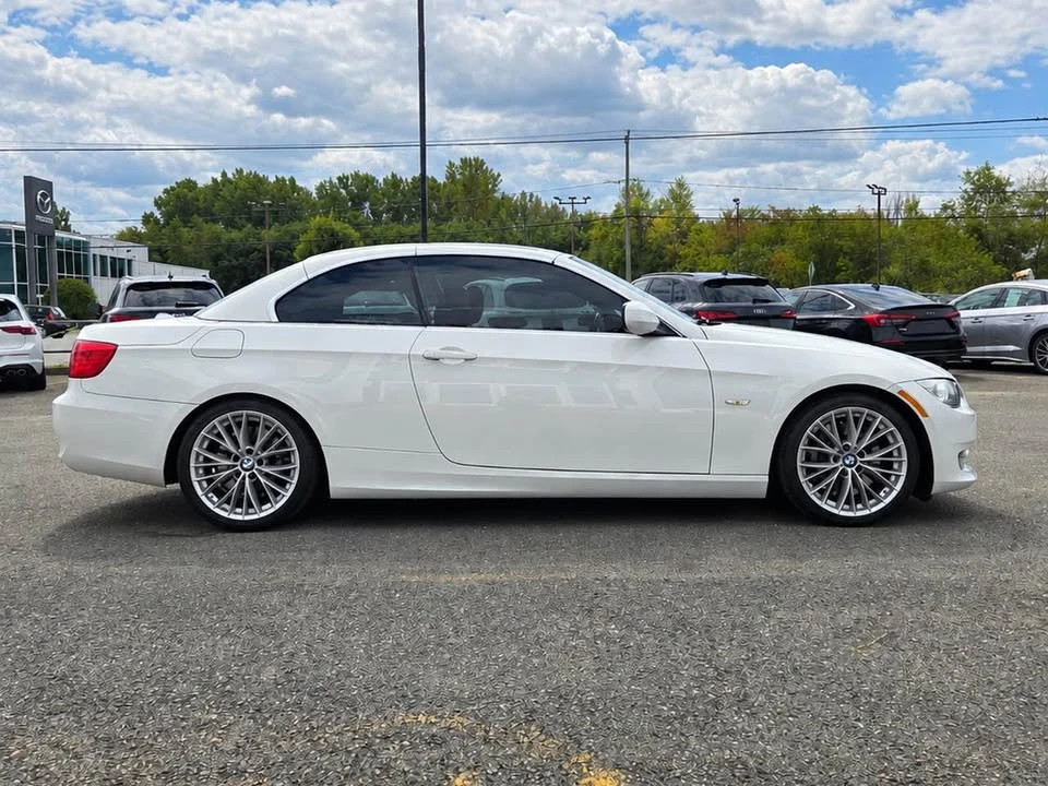 2011 BMW E90 3 Series Sedan - Image 7 of 19