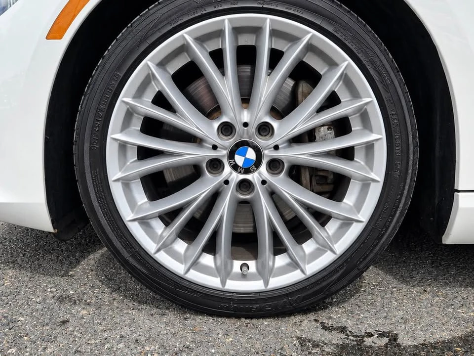 2011 BMW E90 3 Series Sedan - Image 9 of 19