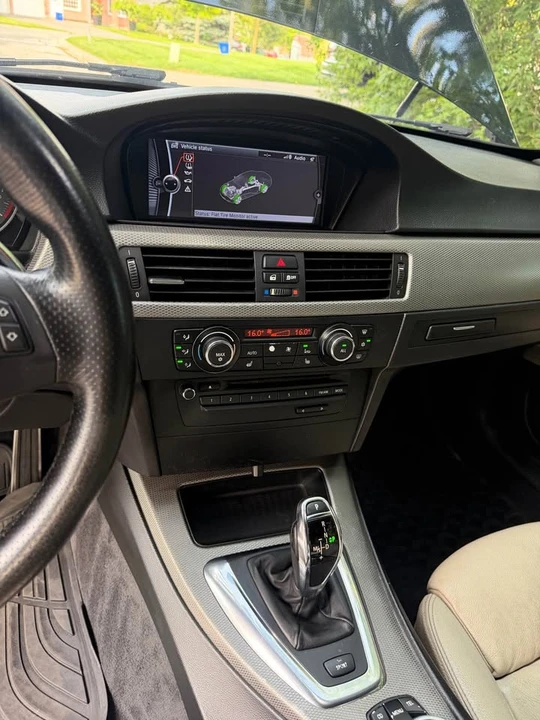 2011 BMW E90 3 Series Sedan - Image 11 of 15