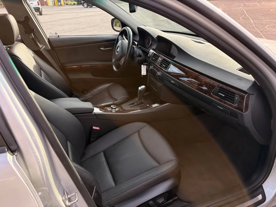 2011 BMW E90 3 Series Sedan - Image 5 of 14