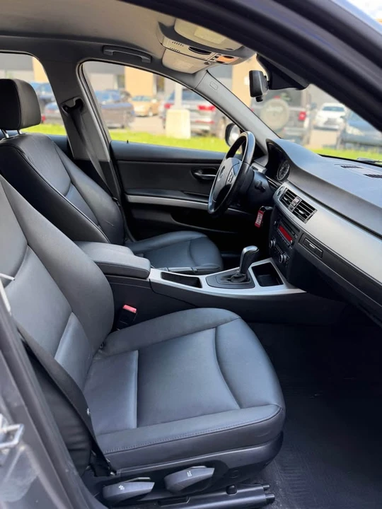 2011 BMW E90 3 Series Sedan - Image 9 of 13