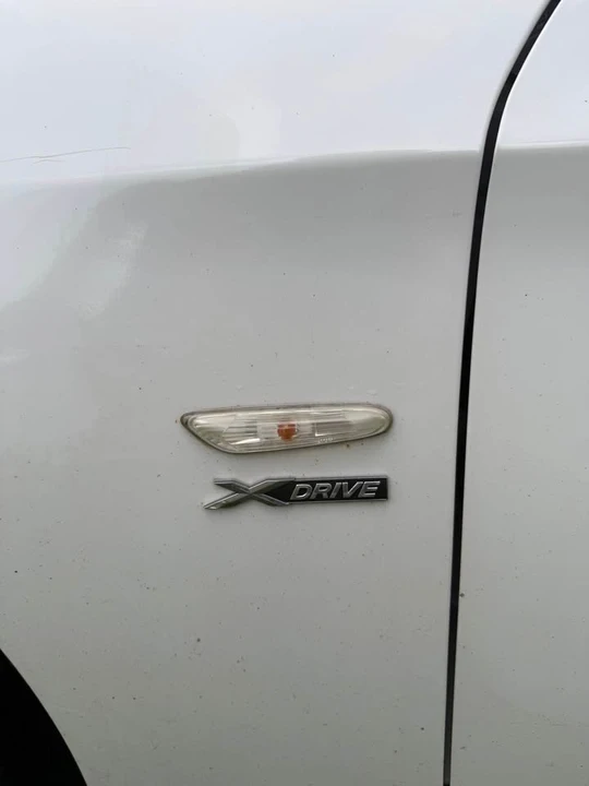 2011 BMW E90 3 Series Sedan - Image 5 of 11