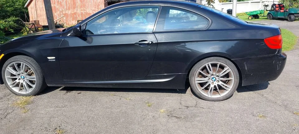 2011 BMW E90 3 Series Sedan - Image 2 of 2