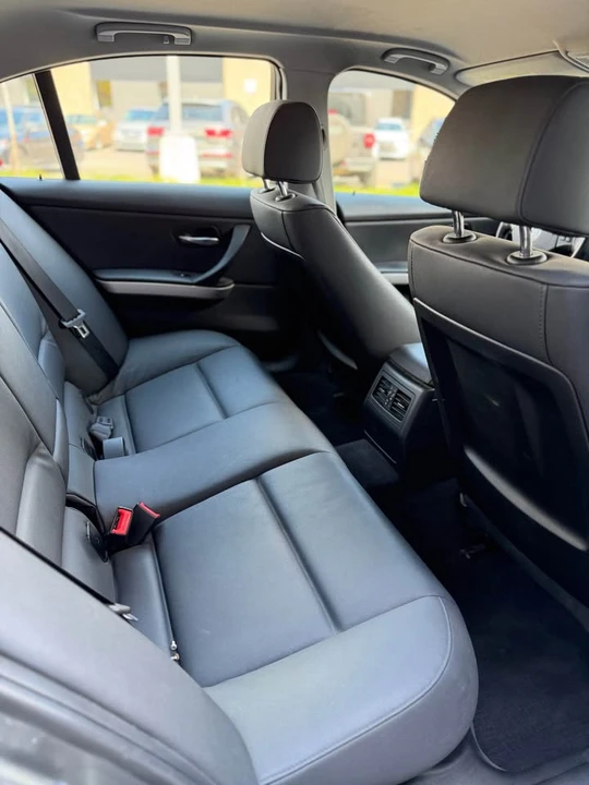 2011 BMW E90 3 Series Sedan - Image 8 of 13