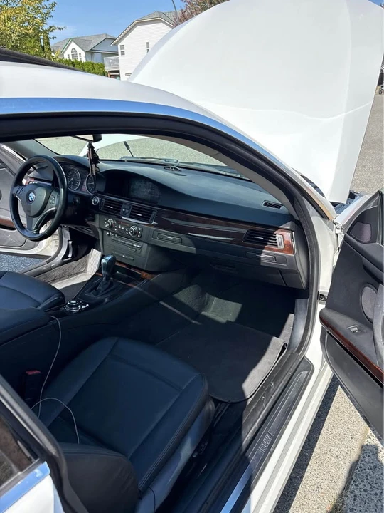 2011 BMW E90 3 Series Sedan - Image 9 of 10