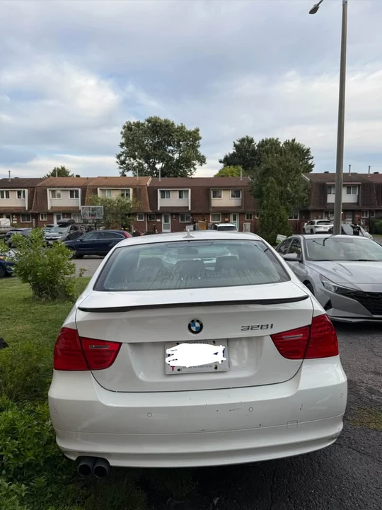 2011 BMW E90 3 Series Sedan - Image 2 of 11