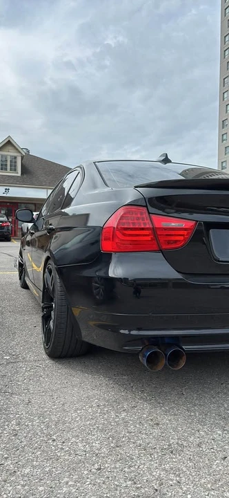 2011 BMW E90 3 Series Sedan - Image 2 of 6