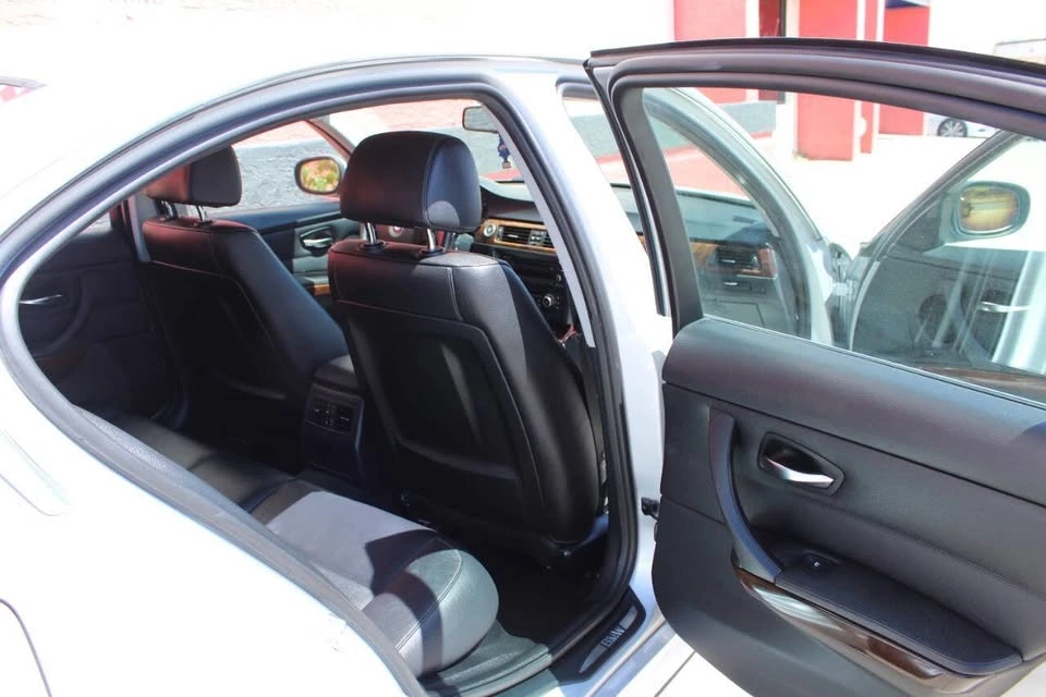 2011 BMW E90 3 Series Sedan - Image 17 of 20