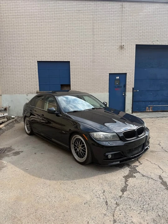 2011 BMW E90 3 Series Sedan - Image 3 of 10