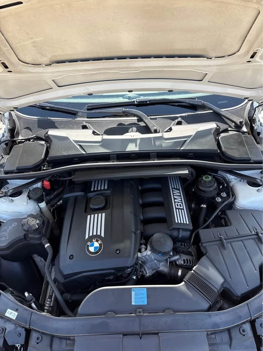 2011 BMW E90 3 Series Sedan - Image 5 of 10