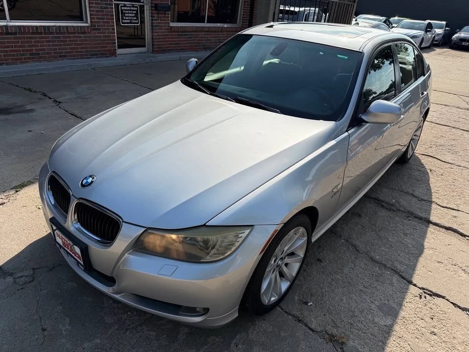 2011 BMW E90 3 Series Sedan - Image 5 of 12