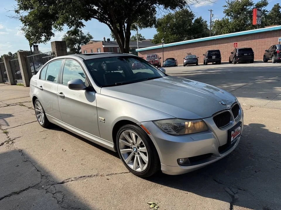 2011 BMW E90 3 Series Sedan - Image 3 of 12