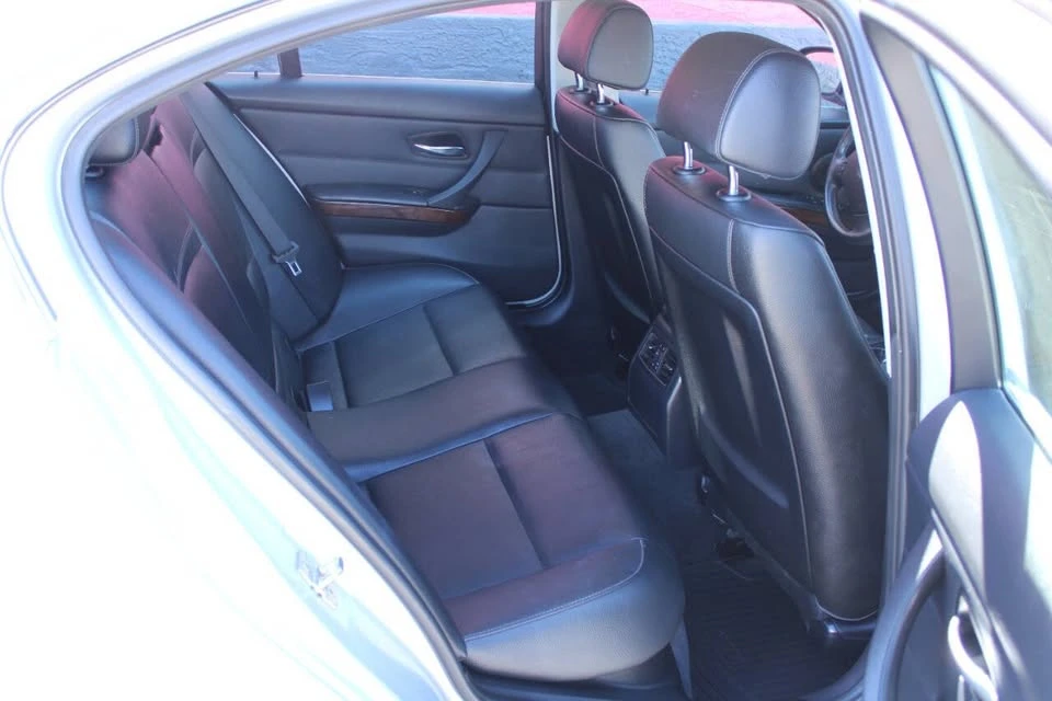 2011 BMW E90 3 Series Sedan - Image 18 of 20