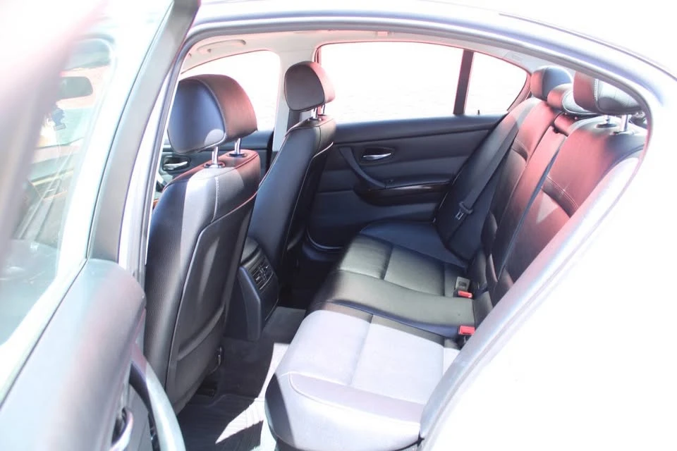 2011 BMW E90 3 Series Sedan - Image 14 of 20