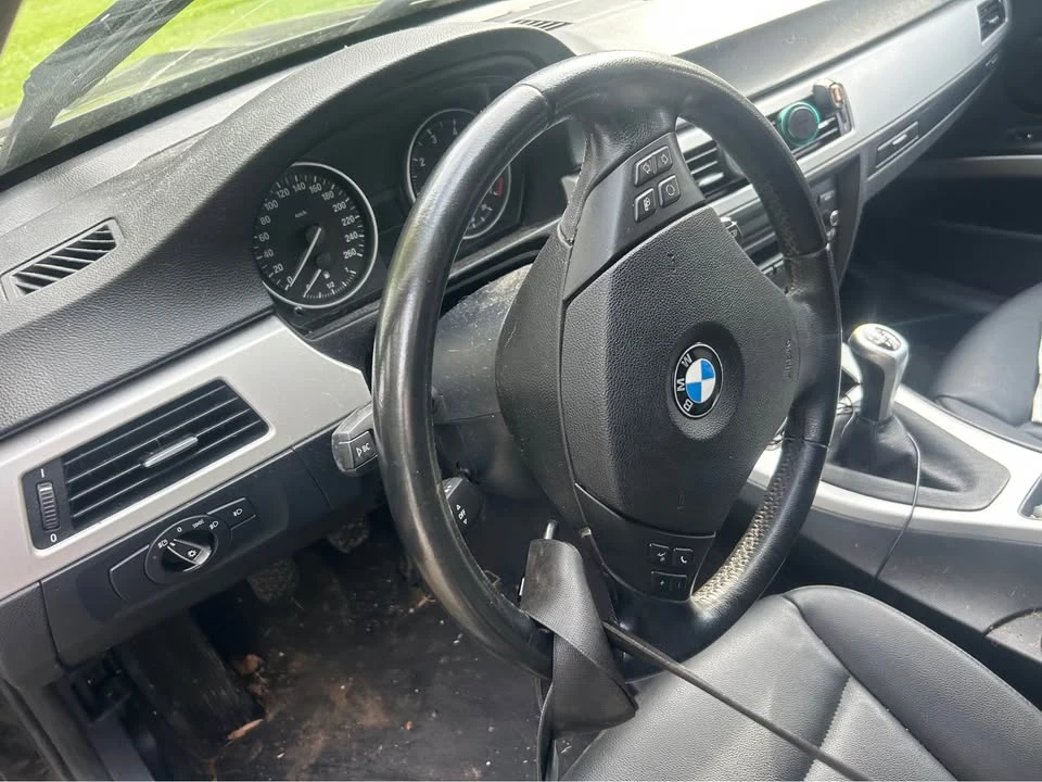 2011 BMW E90 3 Series Sedan - Image 7 of 8