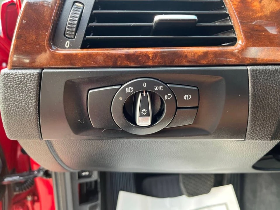 2011 BMW E90 3 Series Sedan - Image 14 of 20