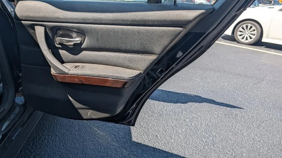 2011 BMW E90 3 Series Sedan - Image 16 of 17