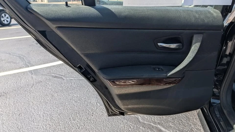 2011 BMW E90 3 Series Sedan - Image 15 of 17