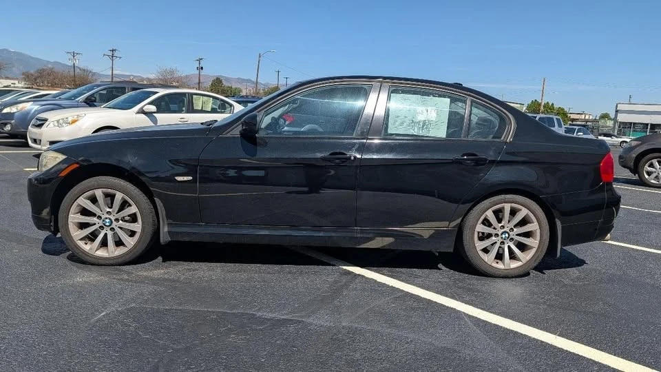 2011 BMW E90 3 Series Sedan - Image 6 of 17