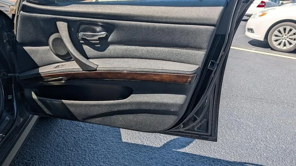 2011 BMW E90 3 Series Sedan - Image 17 of 17
