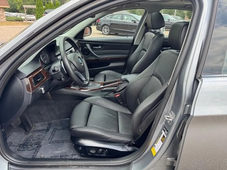 2011 BMW E90 3 Series Sedan - Image 13 of 20