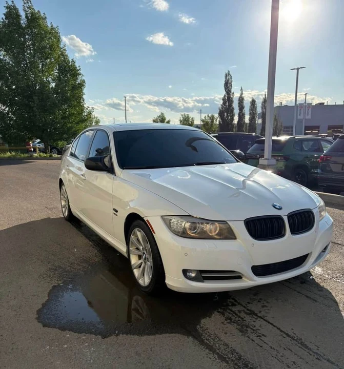 2011 BMW E90 3 Series Sedan - Image 3 of 9